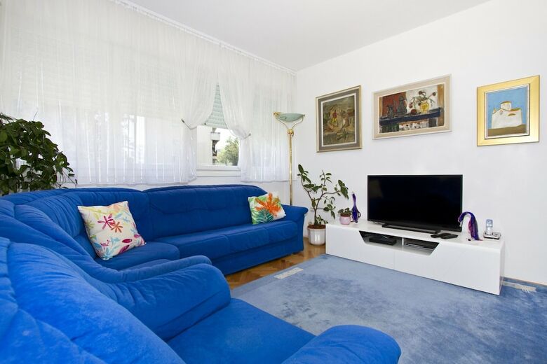 Apartment Depolo