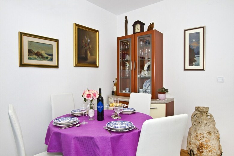 Apartment Depolo