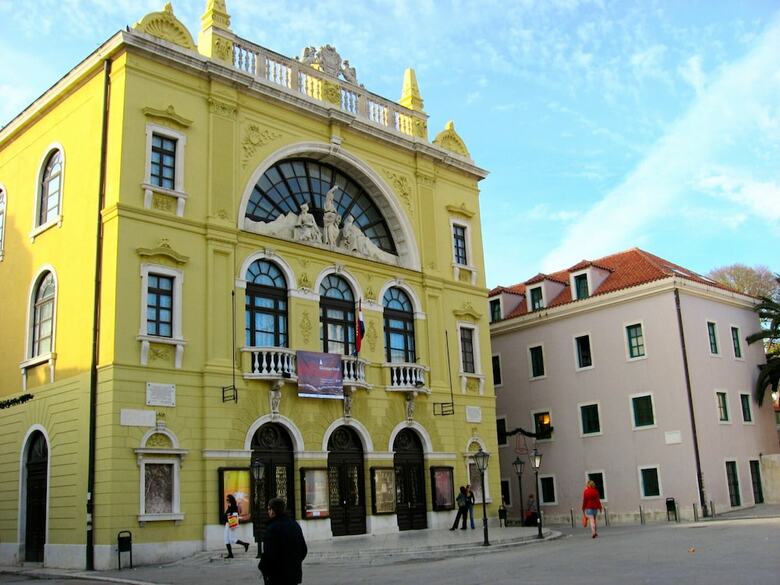 Apartment Depolo