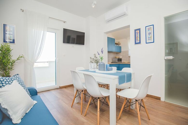 Apartamentos Salsa Brac