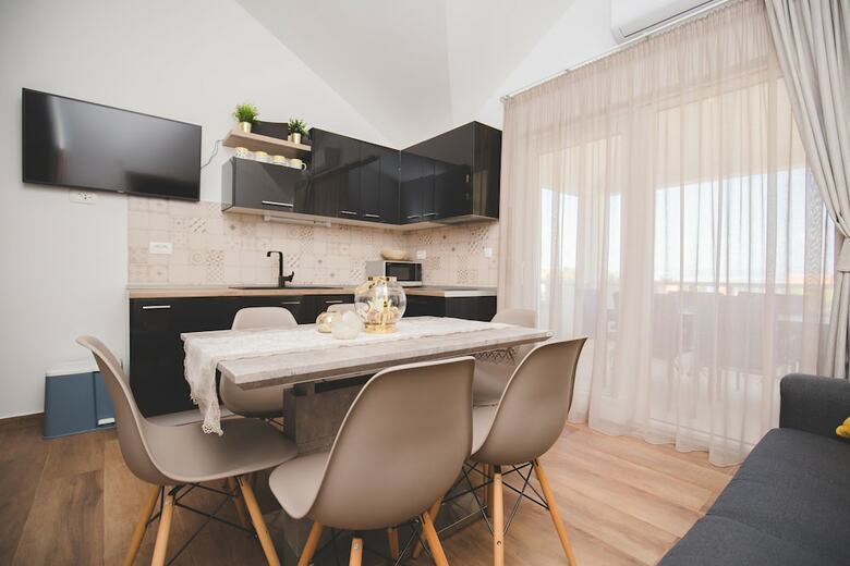 Apartamentos Salsa Brac