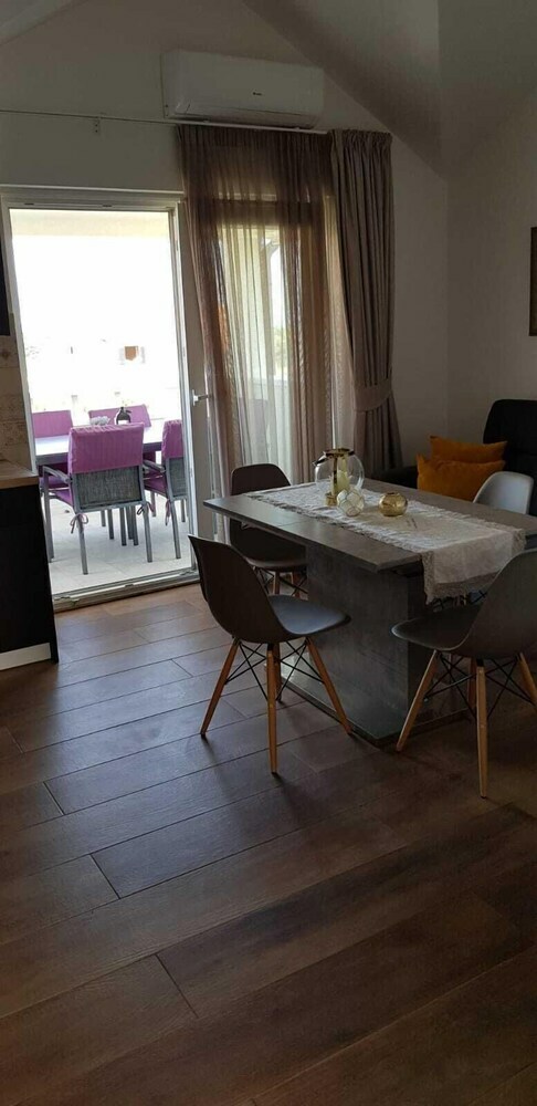 Apartamentos Salsa Brac