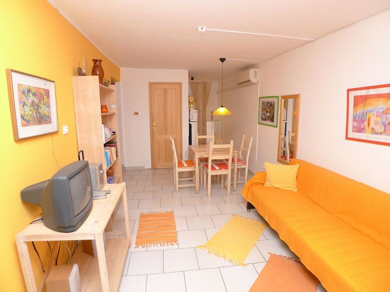 Apartment For 5 Persons With Two Bedrooms And Internet