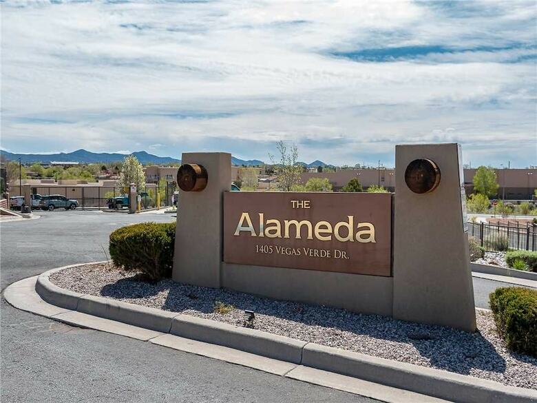 Alameda Cactus Flower 303 - One Bedroom Condo
