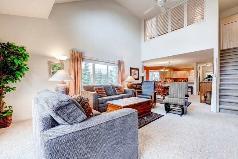 Bay Club Town Homes By Crmr