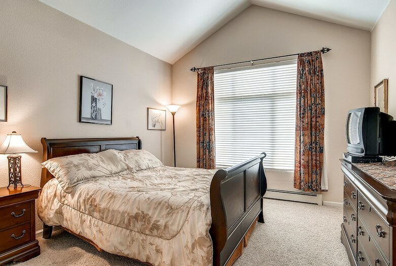 Bay Club Town Homes By Crmr