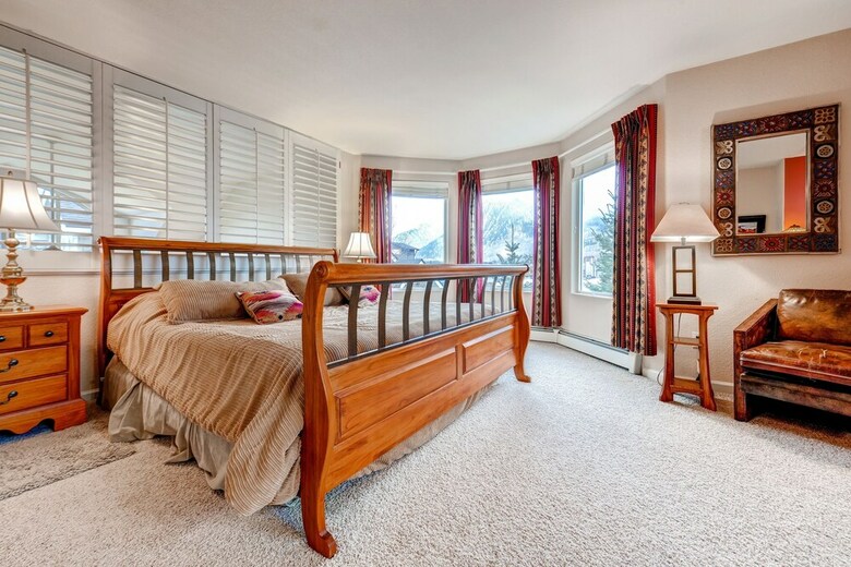 Bay Club Town Homes By Crmr