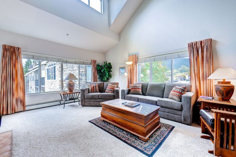 Bay Club Town Homes By Crmr