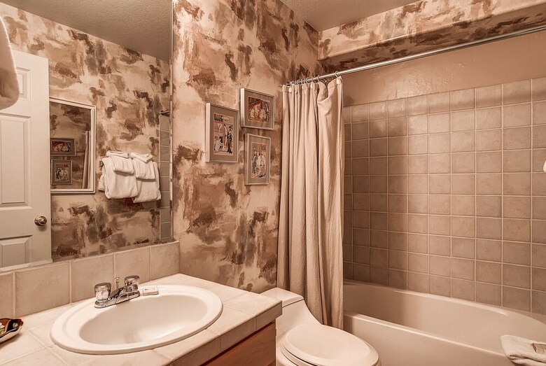 Bay Club Town Homes By Crmr
