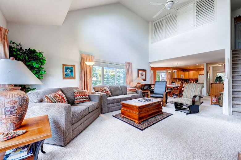 Bay Club Town Homes By Crmr