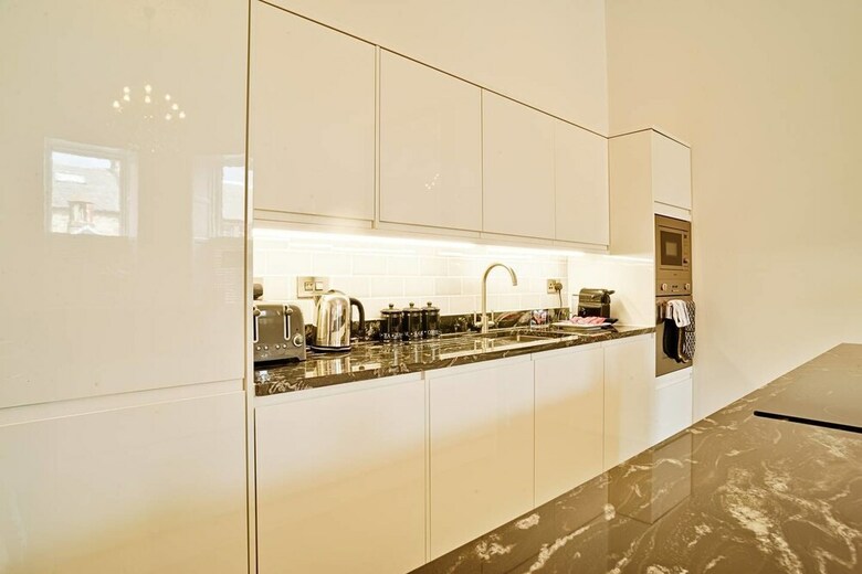 Luxury George Street Apartments: Edinburgh Suite