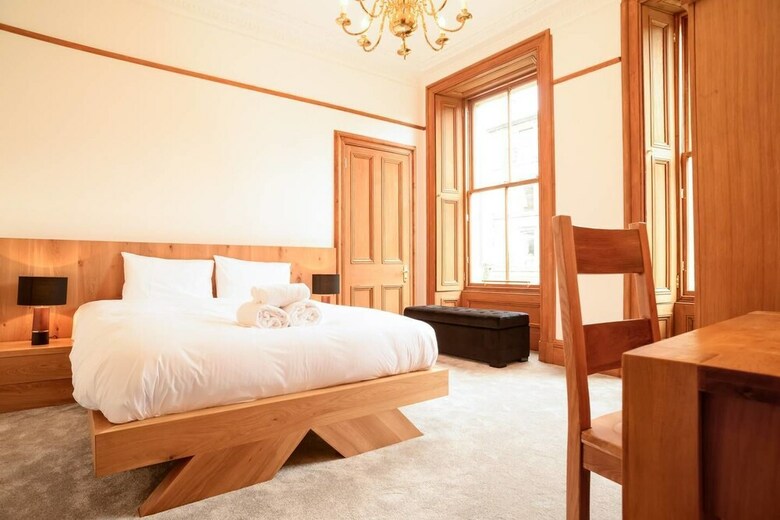 Apartamentos 5 Bedroom Apt Near Meadows & George Square