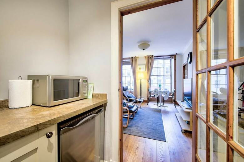 Royal Mile Apartment For Two - Location, Location!