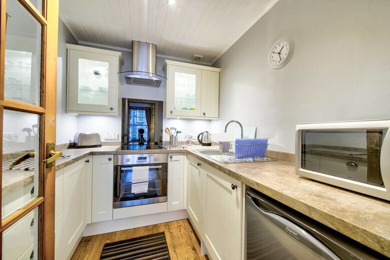 Royal Mile Apartment For Two - Location, Location!