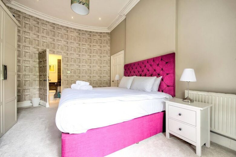 City Centre Georgian Maindoor 2bed/2bath Apartment