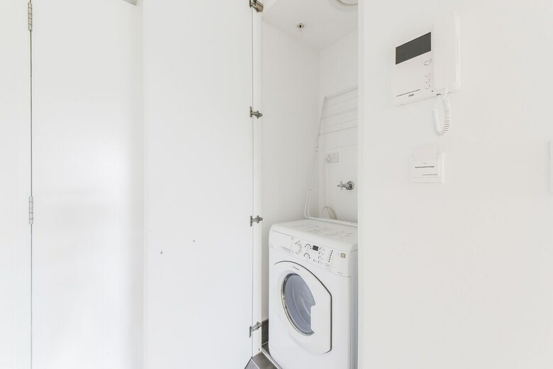 1 Bedroom Modern Apartment In Chatswood