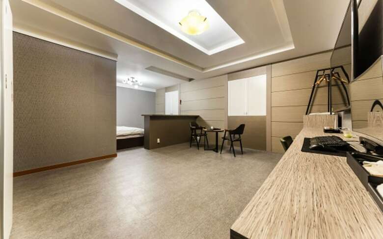 Hotel No.1