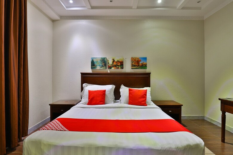 Oyo 215 Wassan International Hotel
