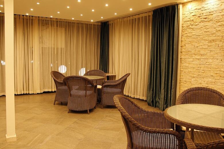 Mraguen Hotel