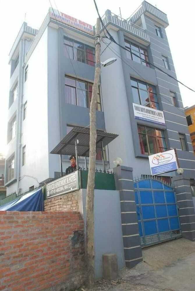 Aparthotel Three Boys Apartment And Guest House