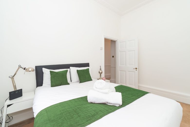 Pml Apartments Montpelier Street