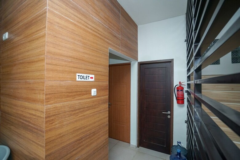 Hostal Oyo 932 Griya Mas Residence Syariah