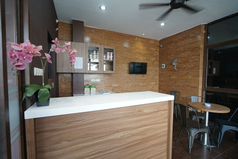 Hostal Oyo 932 Griya Mas Residence Syariah