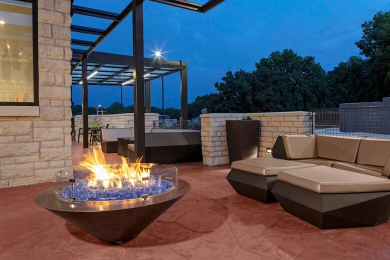Hotel Springhill Suites By Marriott Kansas City Plaza