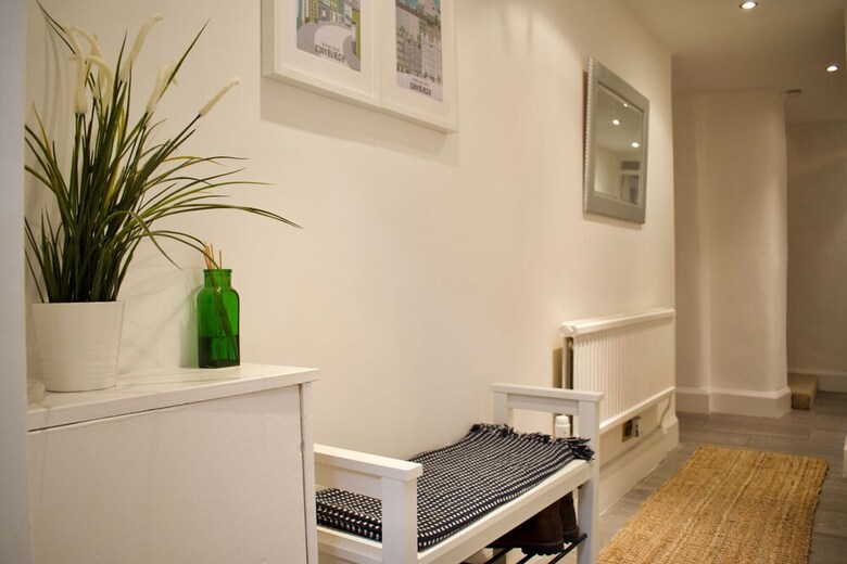 Beautiful City Centre Apartment With Garden