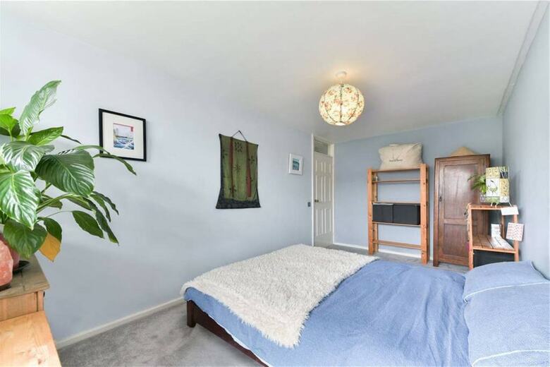 Spacious 2 Bedroom House With Balcony In Bermondsey