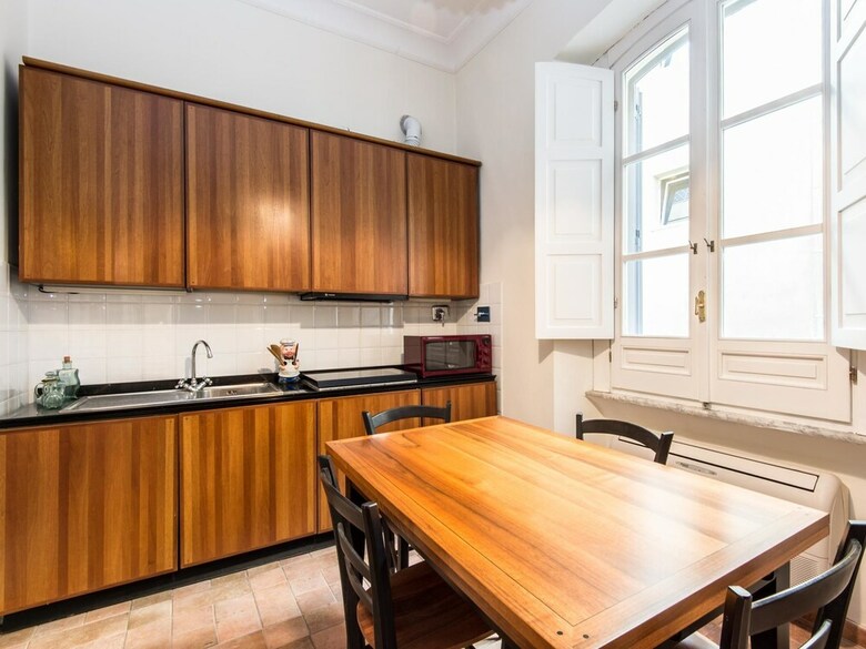 Rsh Luxury Vatican Four Bedroom Apartment