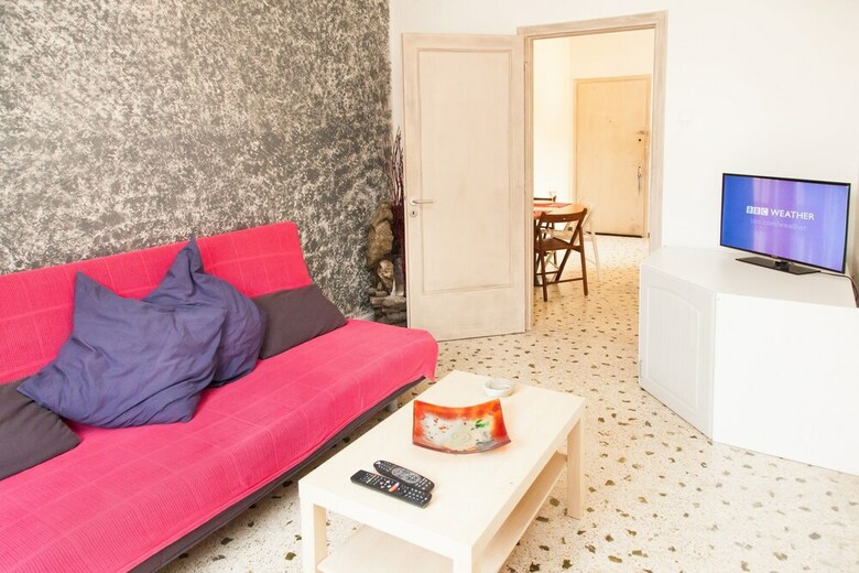 Beautiful Apartment Near Keramikossubway