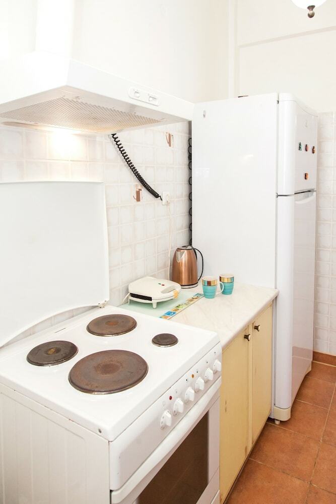 Beautiful Apartment Near Keramikossubway