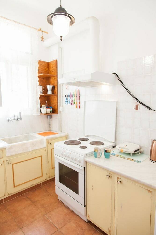 Beautiful Apartment Near Keramikossubway