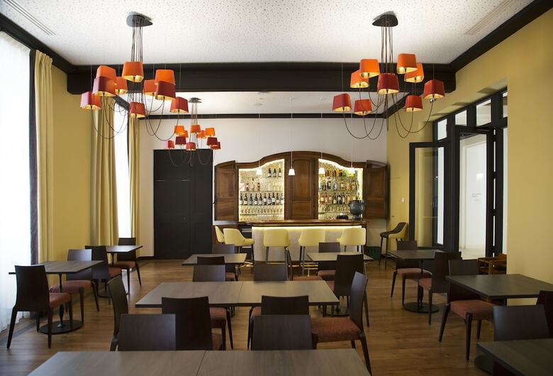 Hotel H�tel Coll�ge Des Doctrinaires