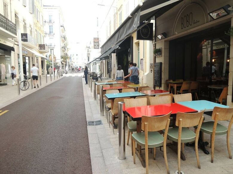 Beautiful Apart In Private Building, Cannes Center