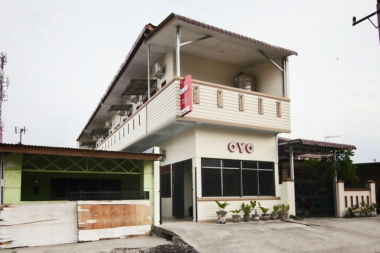 Hotel Oyo 885 Tangkul Residence