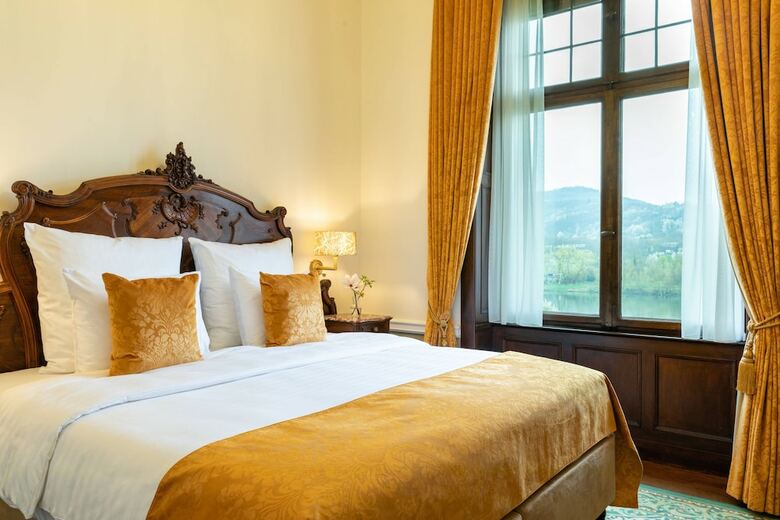 Hotel Schloss Lieser, Autograph Collection