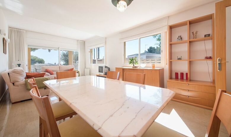 House Oliva 2 Km From The Beach (R76)