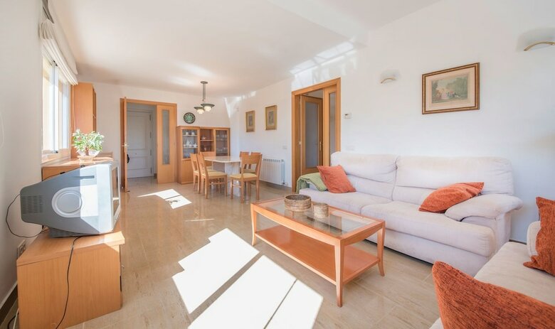 House Oliva 2 Km From The Beach (R76)