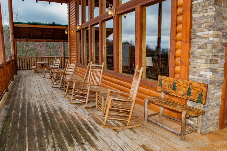 Million Dollar View - Four Bedroom Cabin