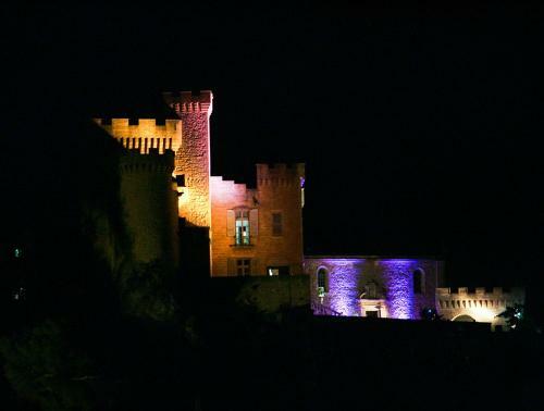 Bed & Breakfast Chateau De La Barben