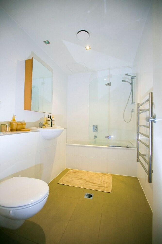 Apartamentos Epsom Central Modern 3brd Apt