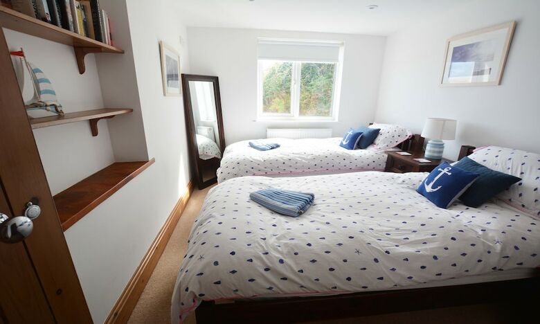 Stables Croyde 4 Bedrooms / Sleeps 8 Sea & Beach Views