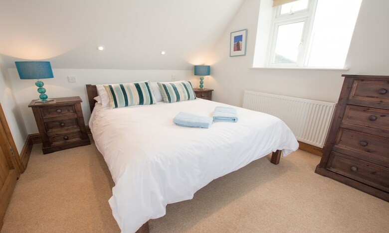 Stables Croyde 4 Bedrooms / Sleeps 8 Sea & Beach Views