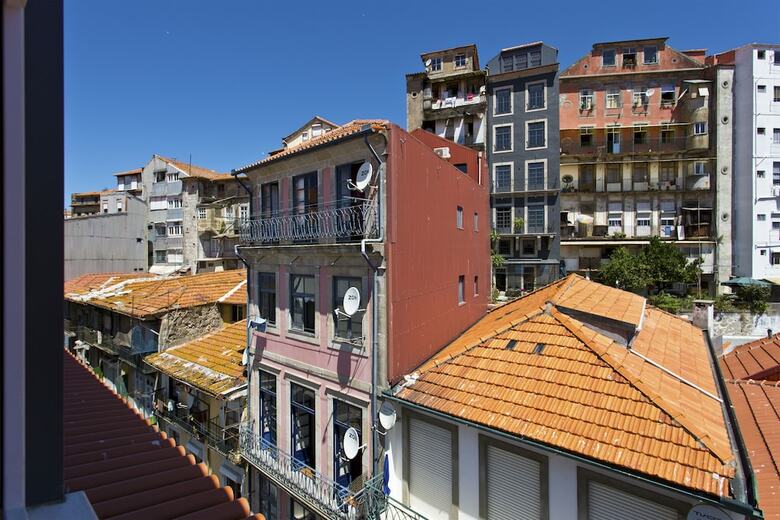 Rva S�o Jo�o Novo Apartments
