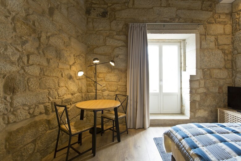 Rva S�o Jo�o Novo Apartments
