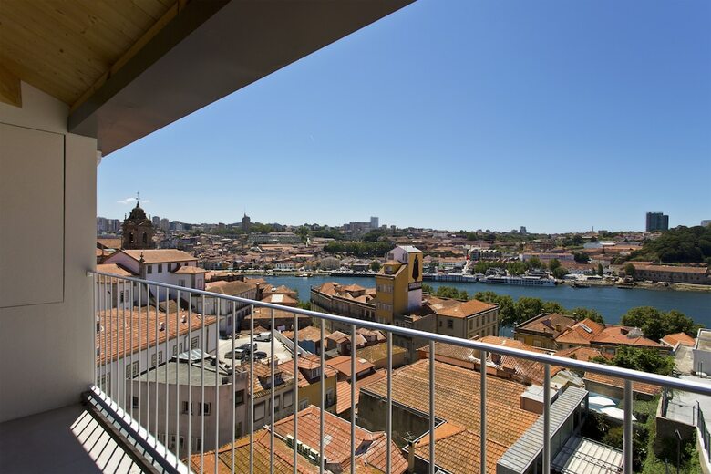 Rva S�o Jo�o Novo Apartments