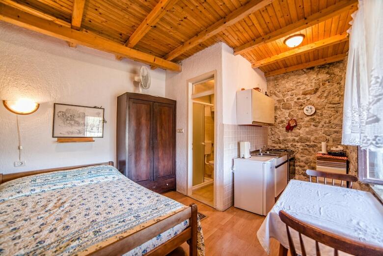 Apartamentos App And Rooms Nela Hum