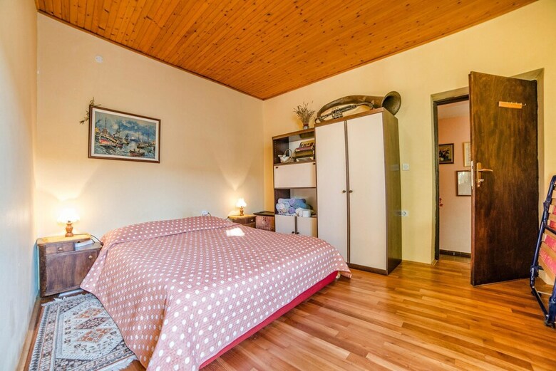 Apartamentos App And Rooms Nela Hum